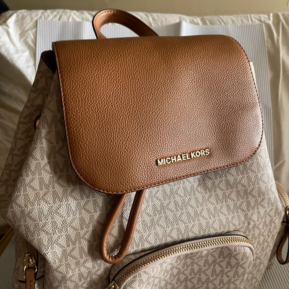 Micheal Kors Large Abbey Signature Cargo Backpack (Vanilla)